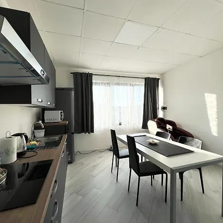 Arredato A 2km Da A4 - Desenzano Apartment